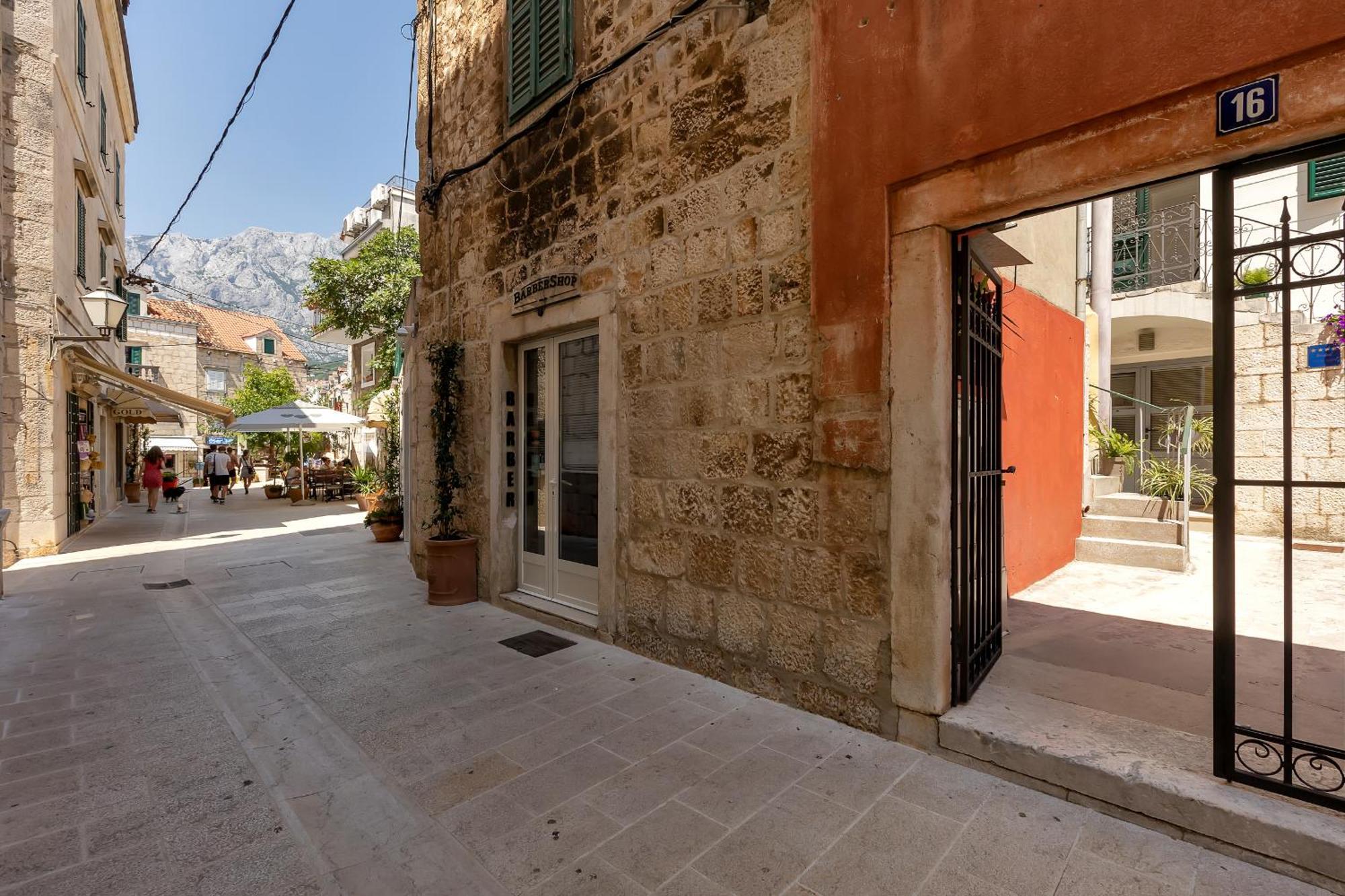 City Center Apartment Dvor Kalalarga Makarska Eksteriør billede