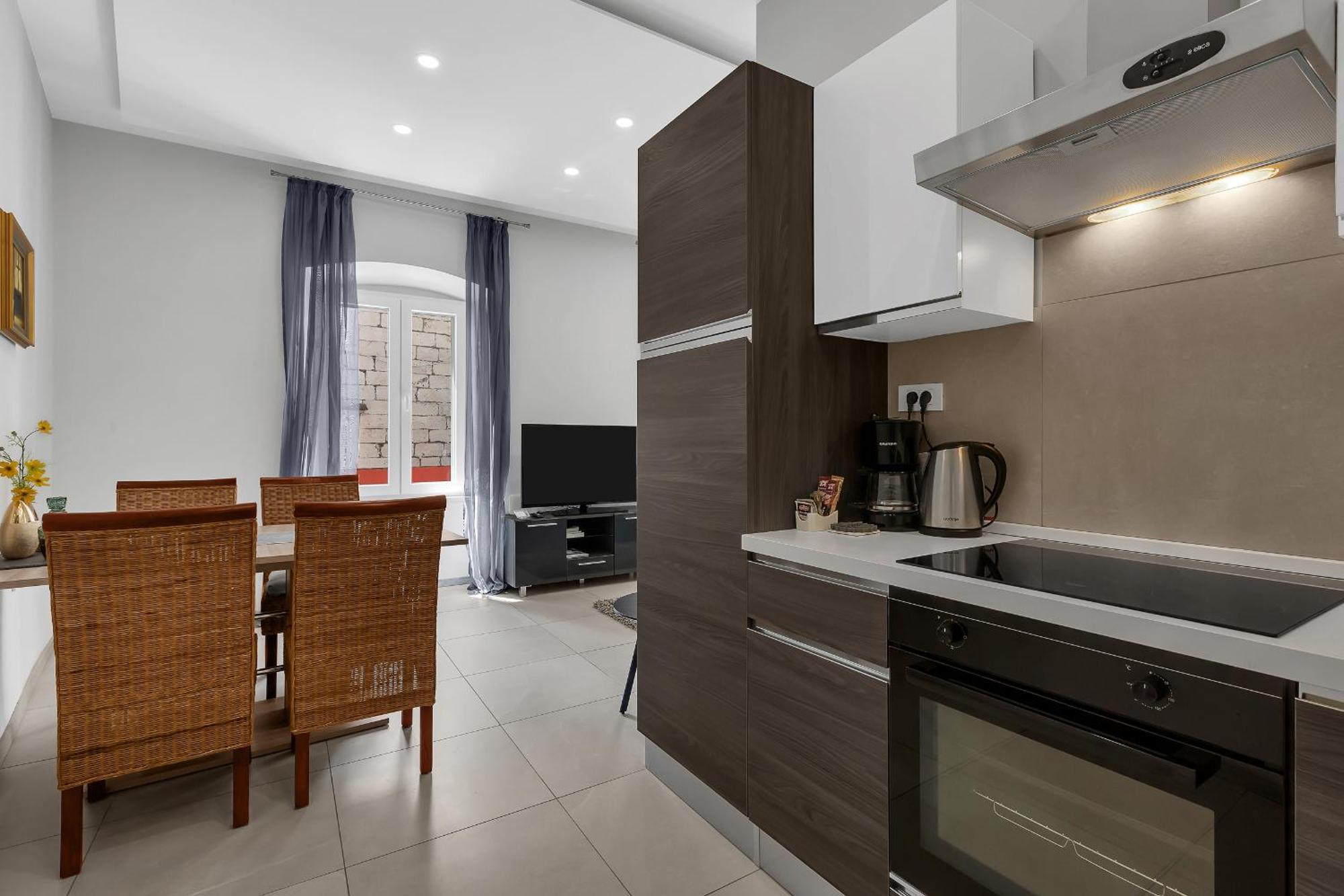 City Center Apartment Dvor Kalalarga Makarska Eksteriør billede