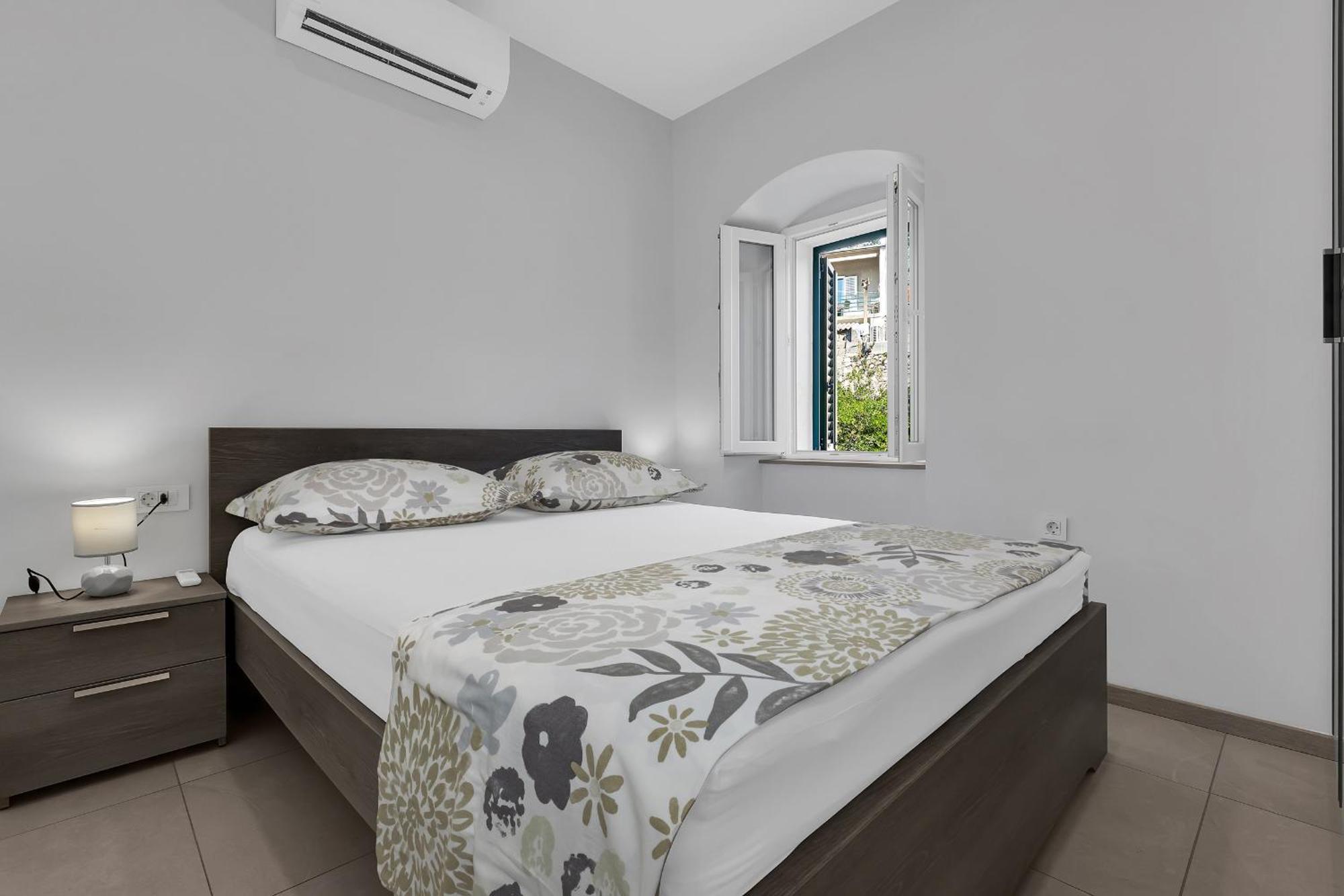City Center Apartment Dvor Kalalarga Makarska Eksteriør billede